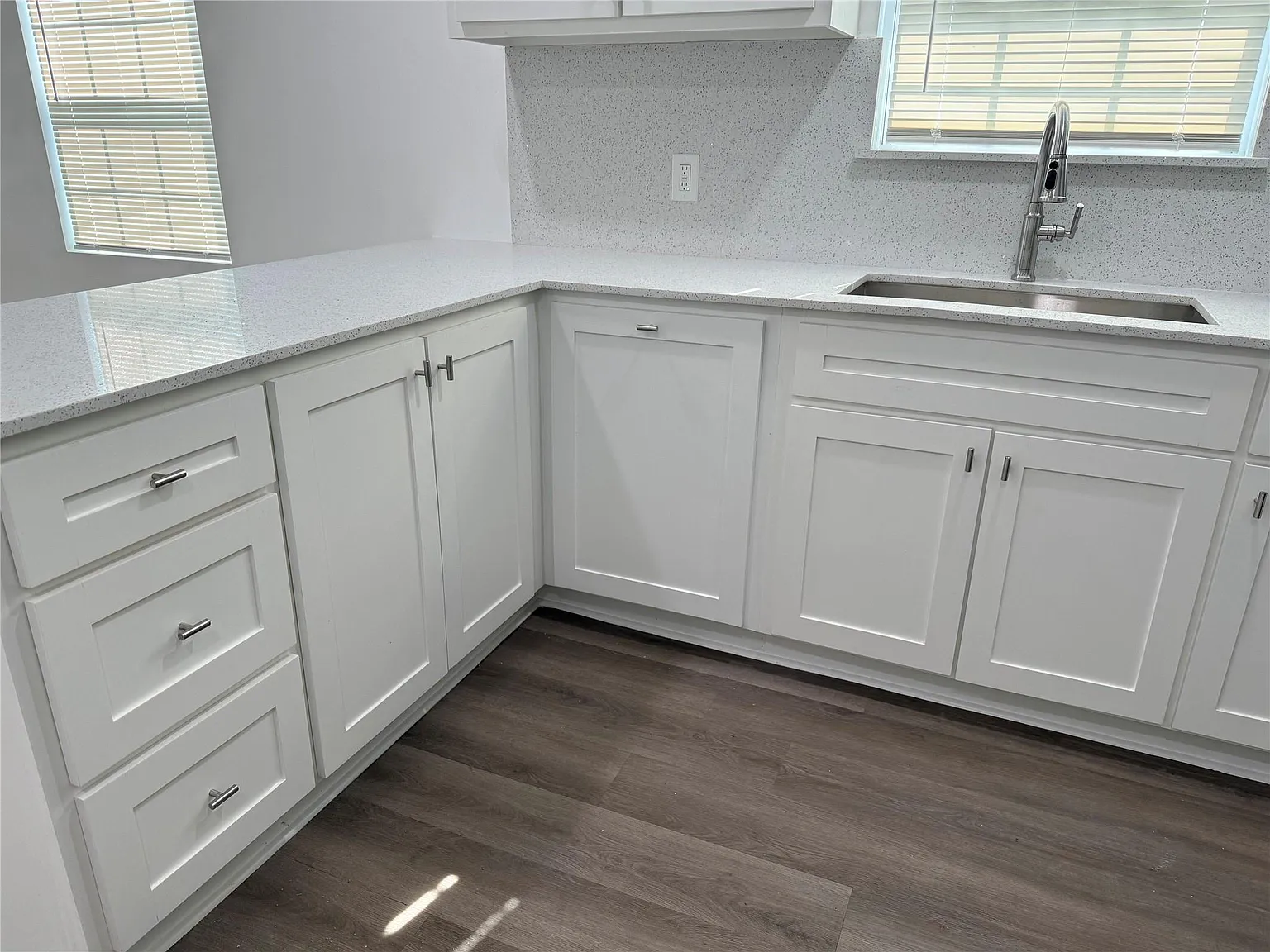 1 bed, 1.0 bath, 638 sqft, $1,300 — Photo 1