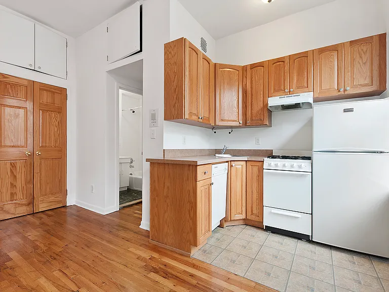 330 W 85th St #4A — Photo 2