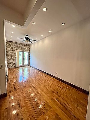 5th image of 29 Woodbine St #1