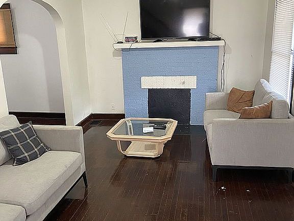 5th image of 2710 W Ohio St