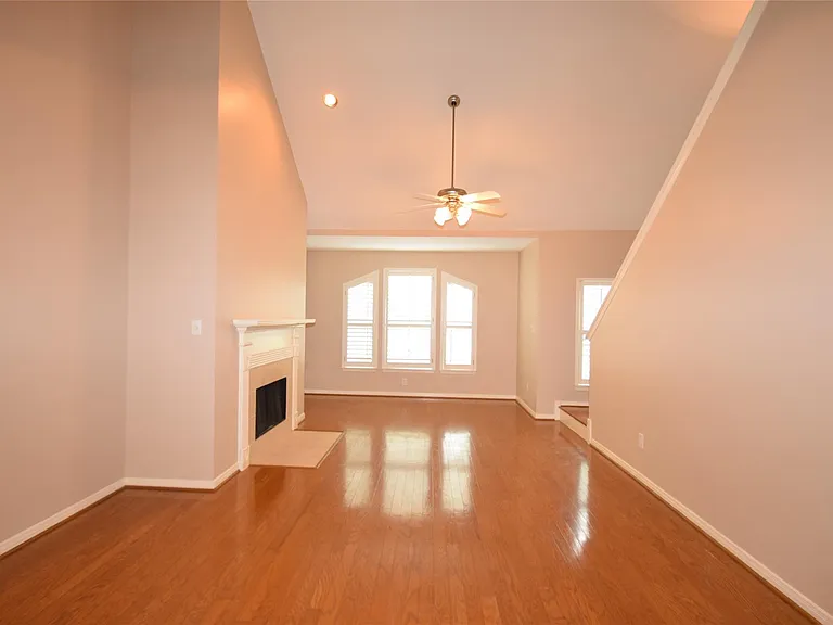 722 Memorial Heights Dr — Photo 22