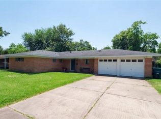 144 Berkshire Ln, Beaumont, TX 77707