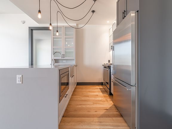 2nd image of 10 Montieth St APT 625