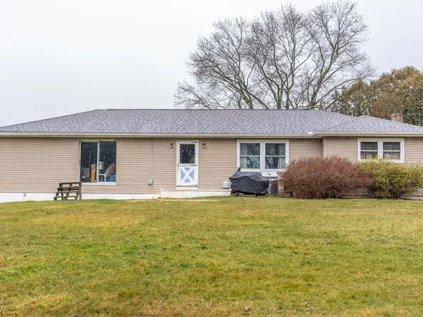 10155 Bowmont Rd, Waynesburg, OH 44643