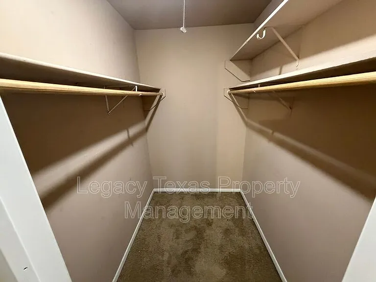 513 Willow Cir W — Photo 14