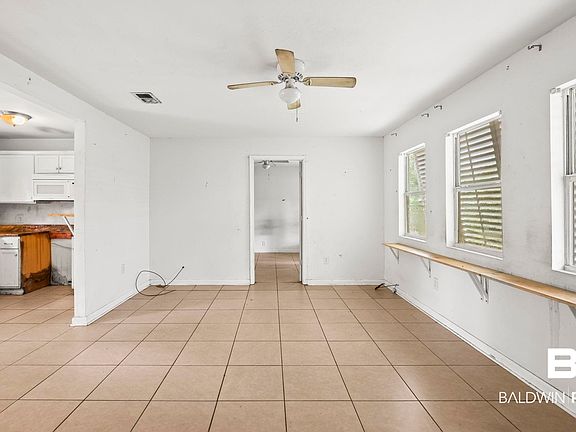 4th image of 115 E 21st Ave