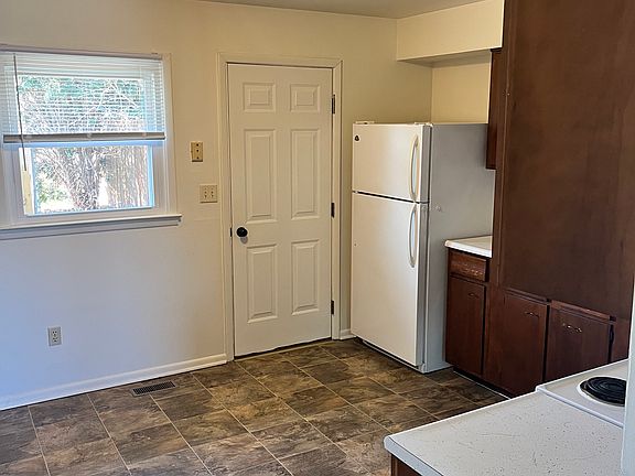 3rd image of 541 S Hyatt St #K
