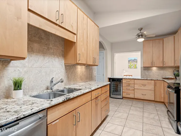 7402 E Wandering Rd, Tucson, AZ 85750
