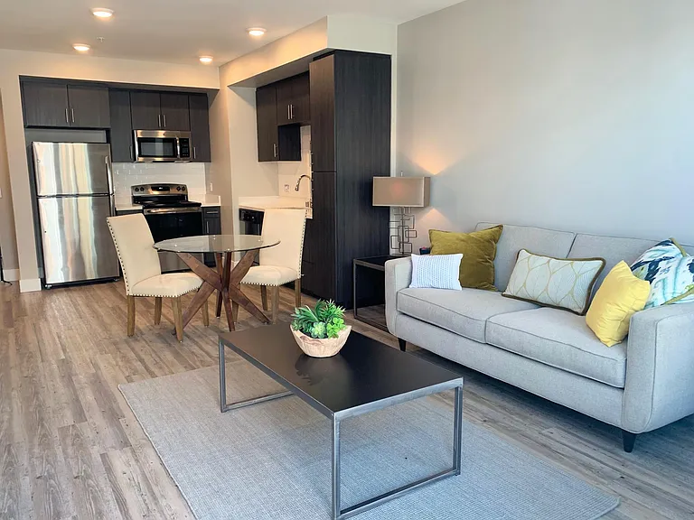 Amo Apartments Little Italy — Photo 19