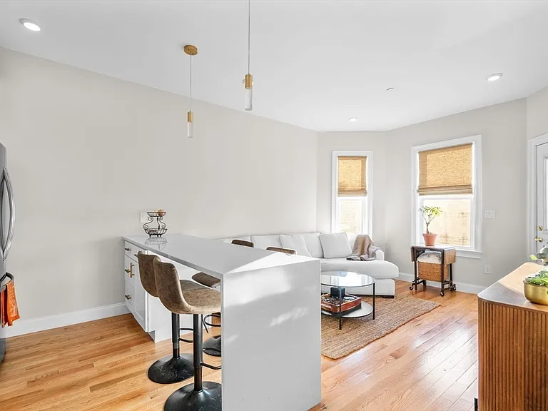 35 Somerset Ave #5 — Photo 4