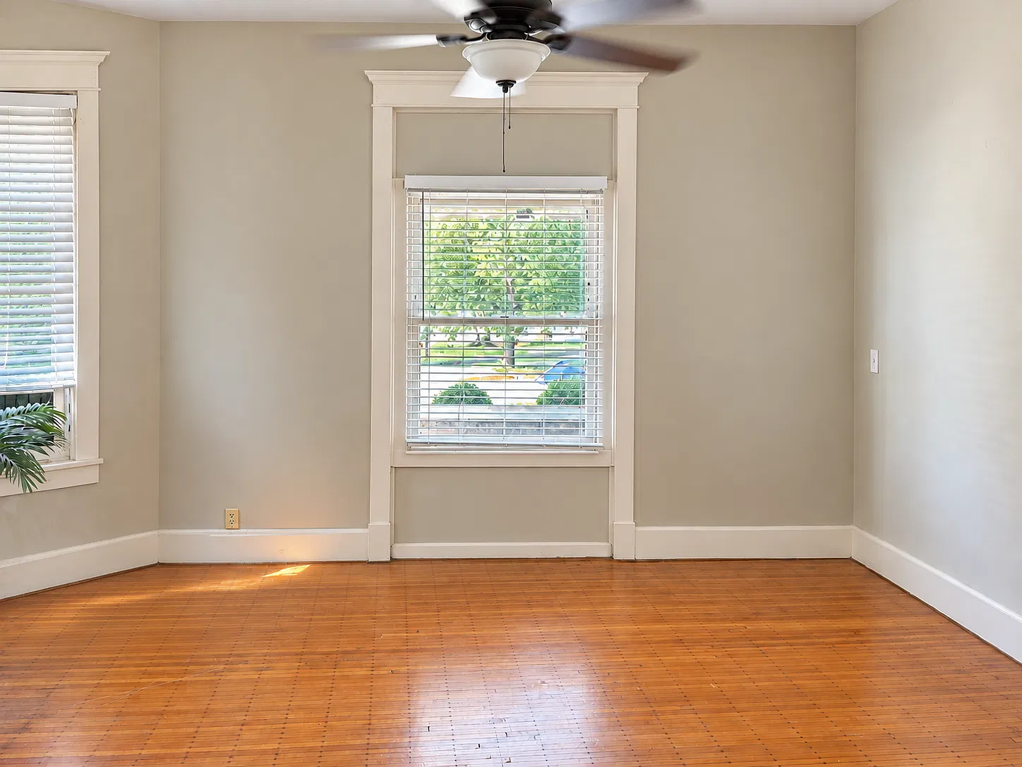 1 bed, 980 sqft, $875 — Photo 1