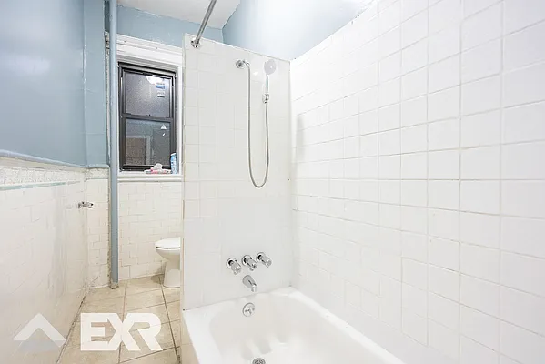 Rented by EXR | media 4