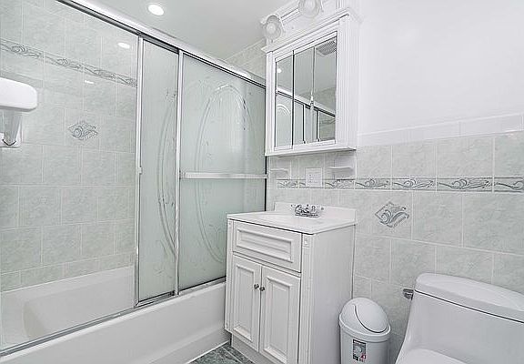 5th image of 25-20 32nd St #3F