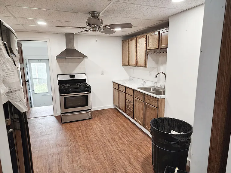 2121 Milz Ct — Photo 6