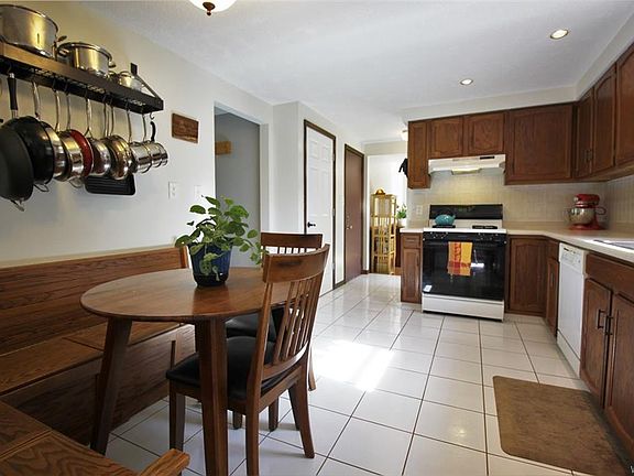 3rd image of 1191 Doebler Dr