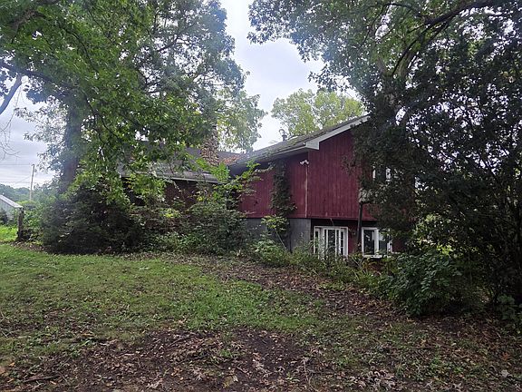 4th image of 2732 Blake Rd