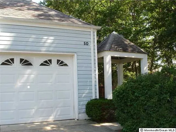50 Deerfield Dr, Manahawkin, NJ 08050