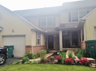 1549 Queen Ln, Lancaster, PA
