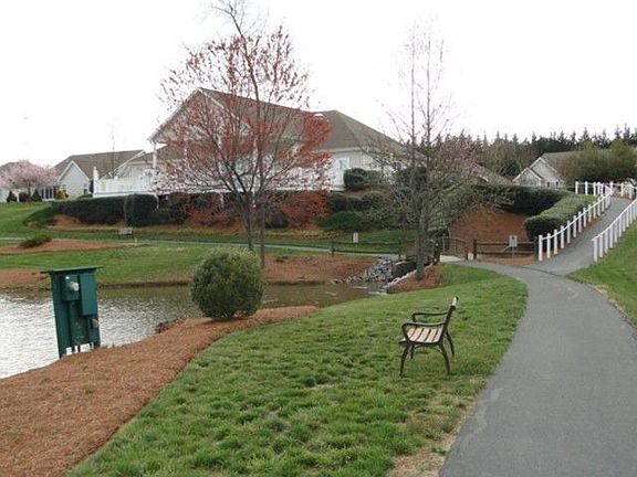 3rd image of 189 Oak Village Pkwy