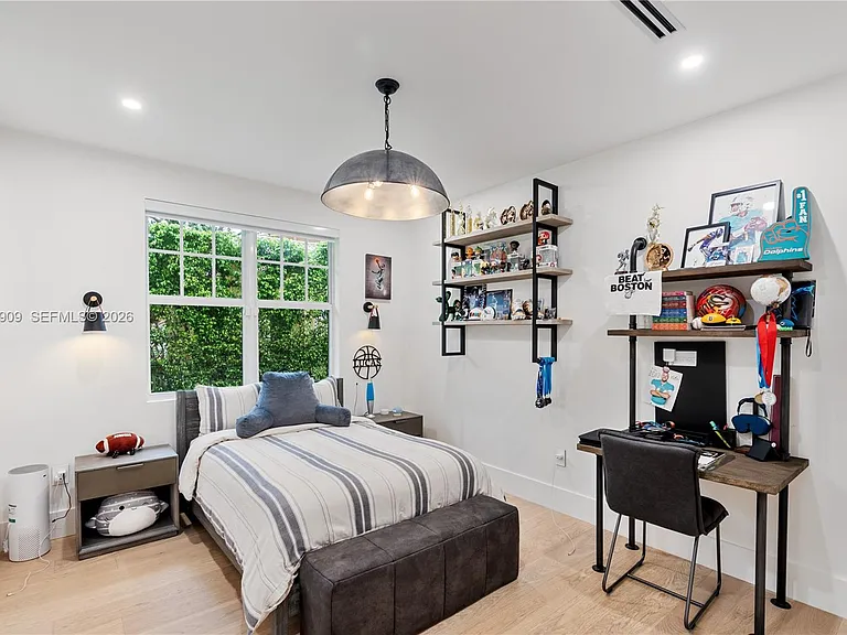 9301 SW 93rd Ave #1 — Photo 40
