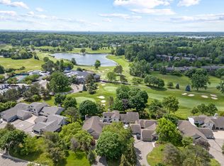 1795 Golf Ridge Dr, Bloomfield Township, MI 48302