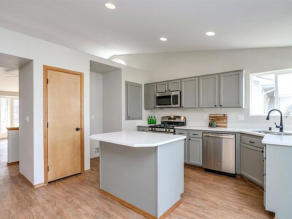 5th image of 3121 E 43rd Ave