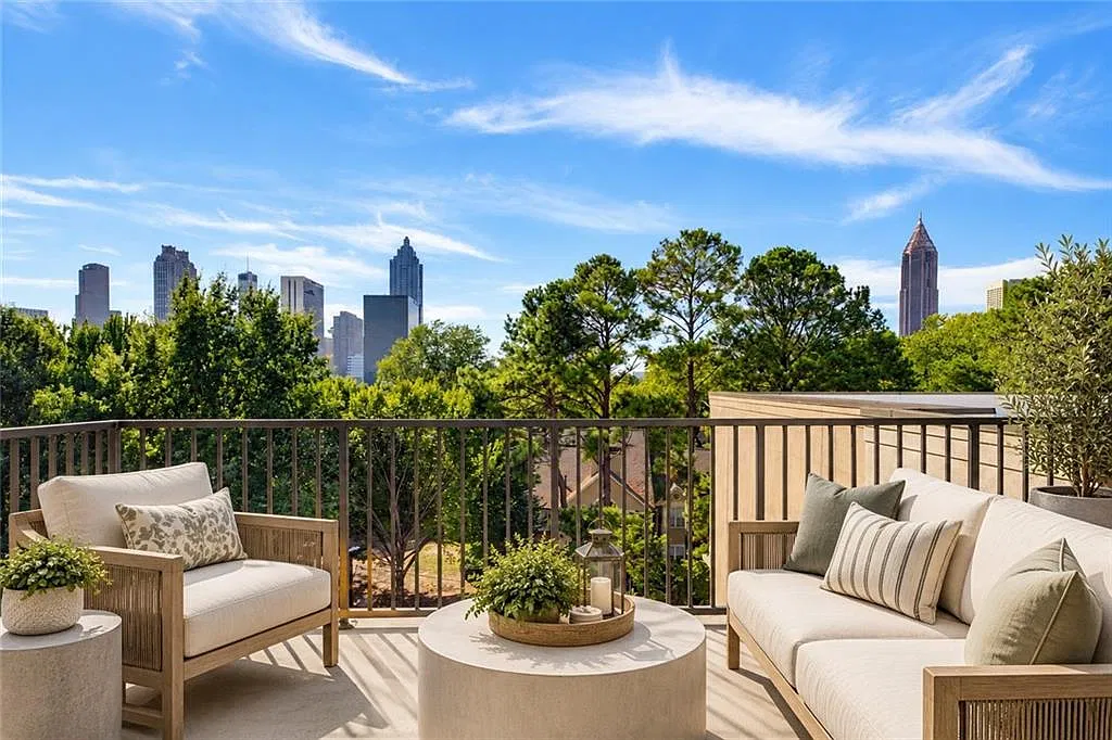 2 bed, 2.0 bath, 1050 sqft, $2,500 — Photo 1