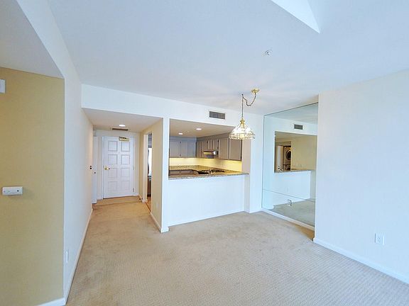 Great natural lighting thru-out