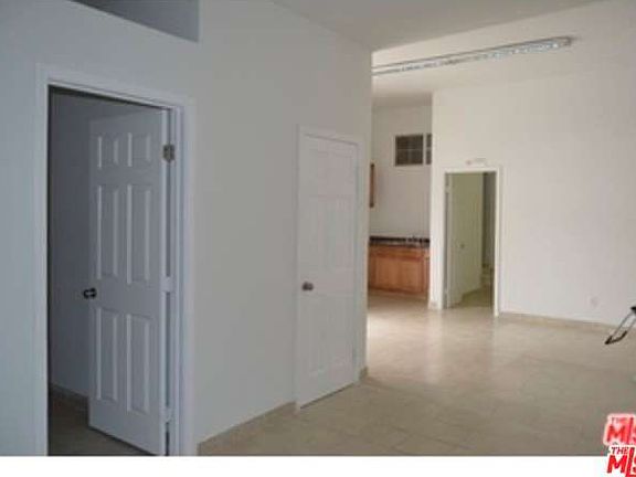 4th image of 1218 W Florence Ave