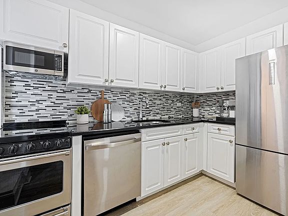 3rd image of 50 W 34th St APT 7A2