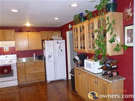 2nd image of 21 Coachman Ln