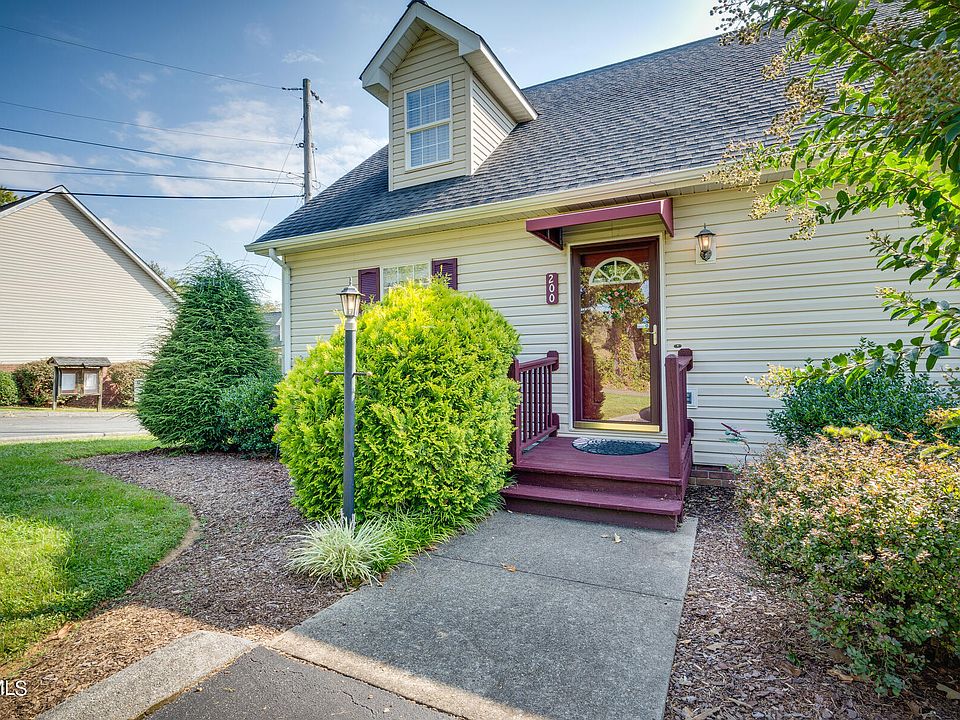 1st image of 200 Hallbrook Dr #7