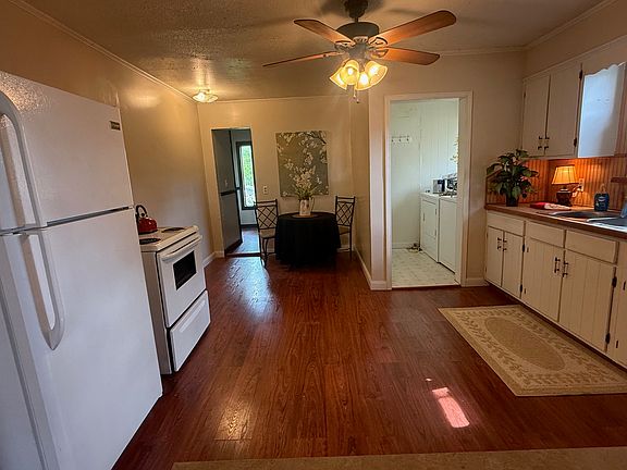 Very large kitchen with laundry room nearby