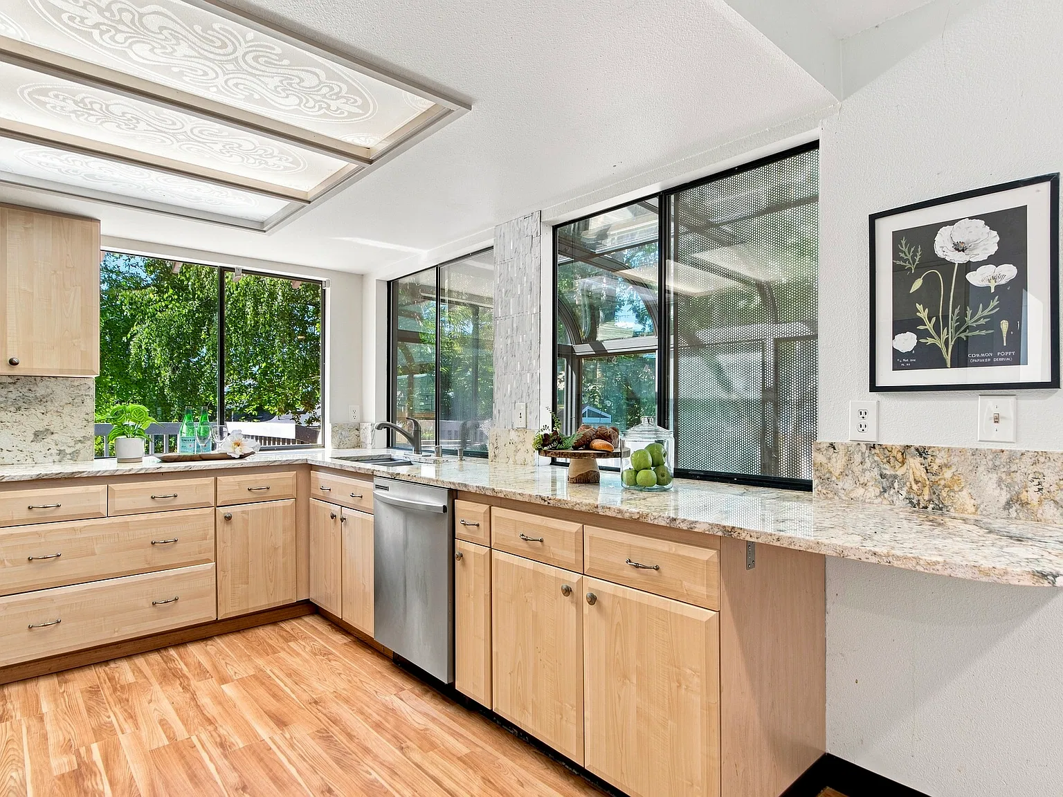 3 bed, 1500 sqft, $2,900 — Photo 3