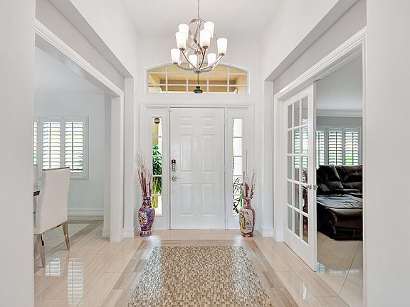 4th image of 1435 E Lancewood Place