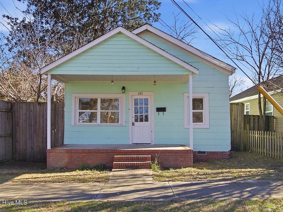 1st image of 221 S 11th Street
