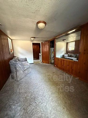 56 S Wells Ave #B Photo 1