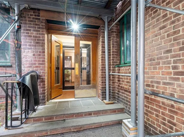 1501 Metropolitan Avenue image 20 of 22