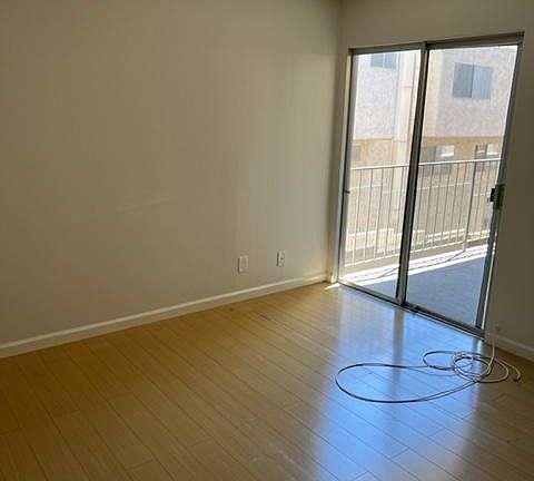 3rd image of 4311 Colfax Ave Unit 112