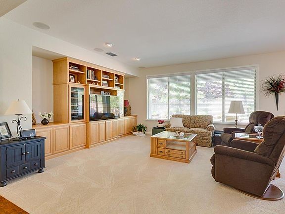 5th image of 1825 Crocker Ln