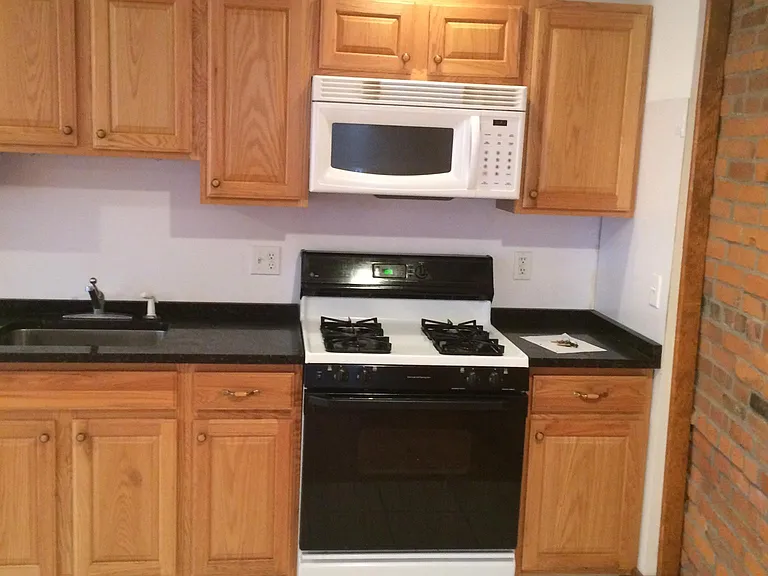 1174 Chapel St #3 — Photo 1