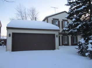 64 Monterey Dr, Vernon Hills, IL