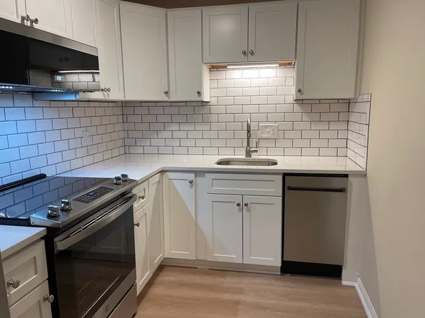 440 North Ave APT 4, Haverhill, MA 01830