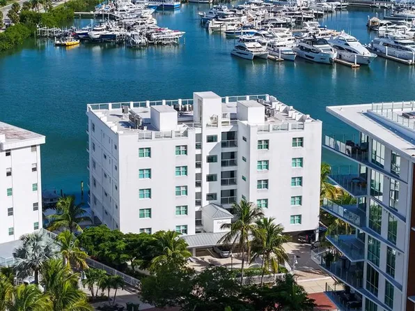 650 GOLDEN GATE POINT #302, SARASOTA, FL 34236
