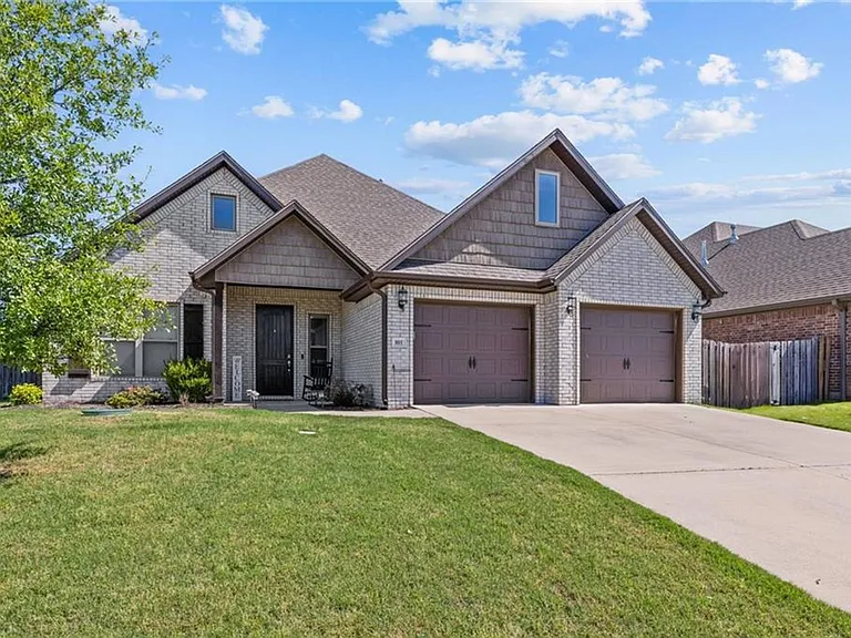 801 Bellmara Cir — Photo 1