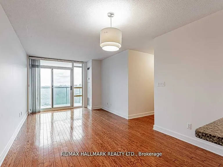 16 Harrison Garden Blvd #1102 — Photo 13