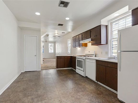 5th image of 2320-22 Burgundy St