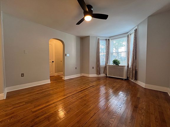 2nd image of 2335 W Barry Ave APT 1