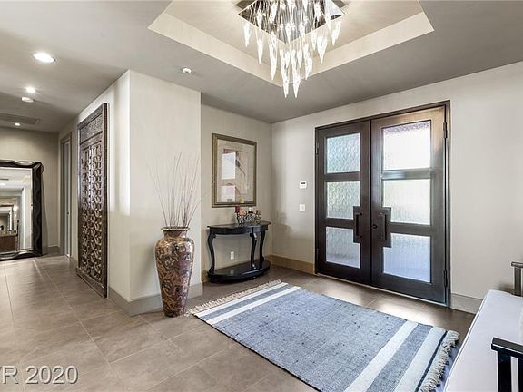 3rd image of 51 Meadowhawk Ln