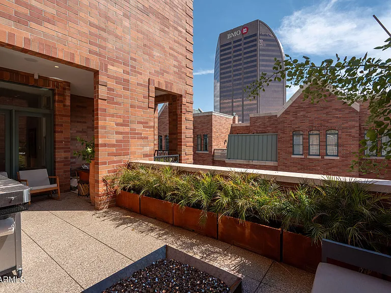 50 W Palm Ln — Photo 67